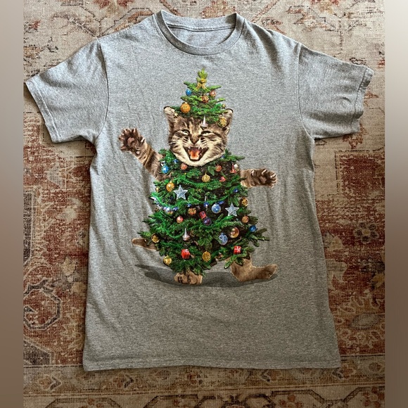 Christmas tree cat Tshirt - Picture 2 of 3